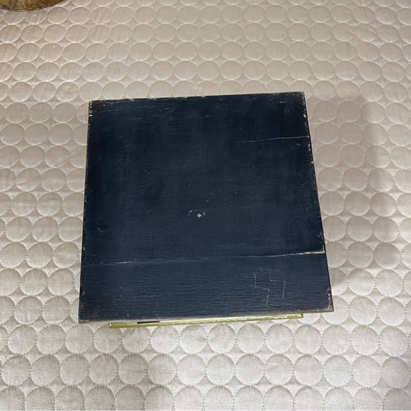 🌱 Large World Map Decorative Boxes - Picture 6 of 7